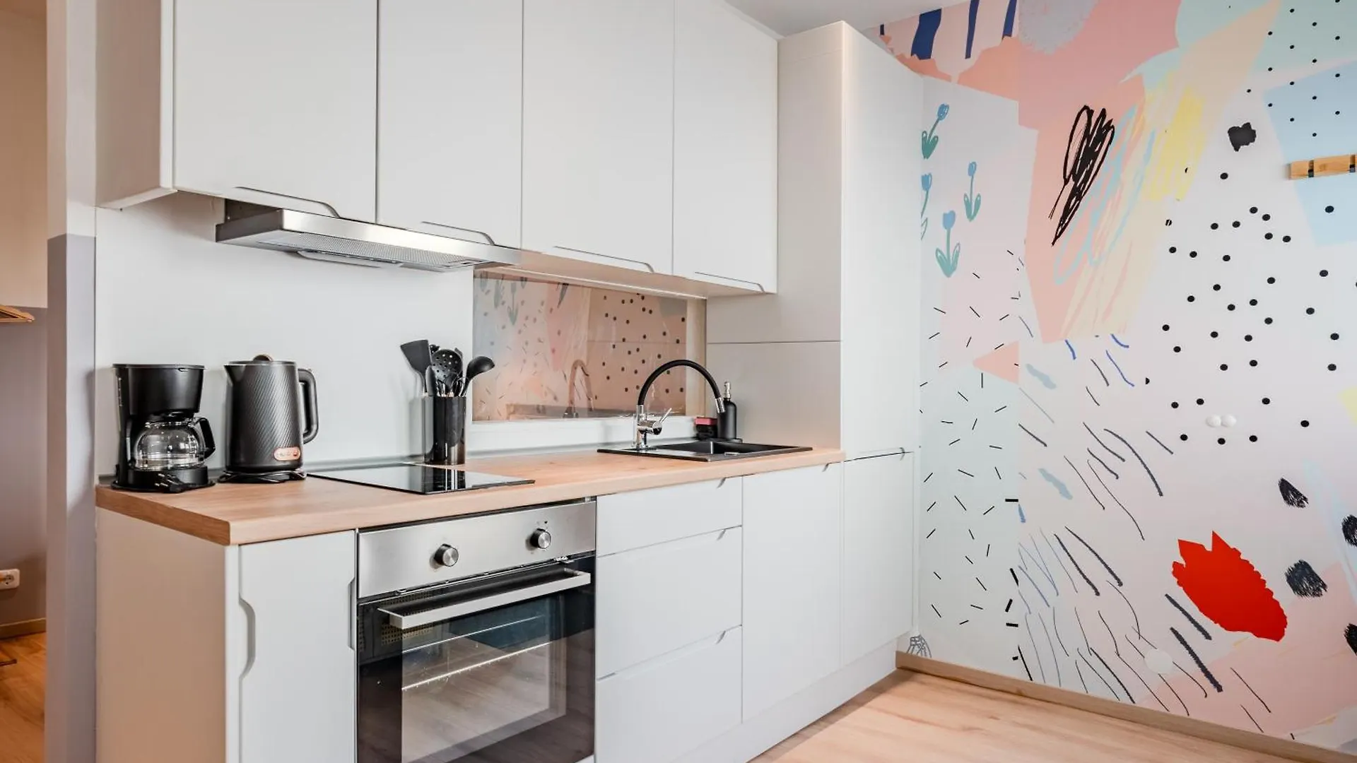 Central & Self Check-In - Street Art Studio Βερολίνο